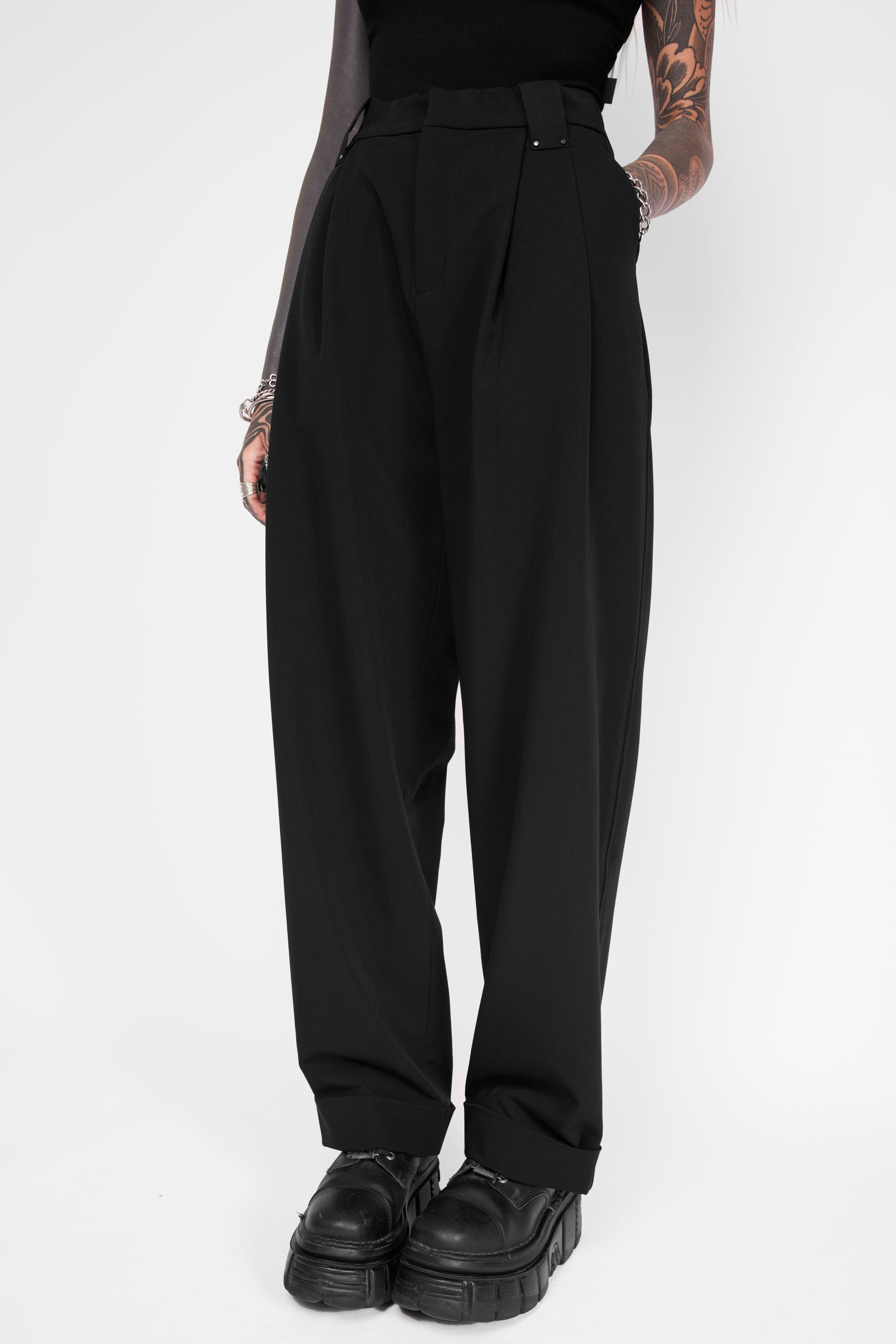 Riley Relaxed Pleated Trouser