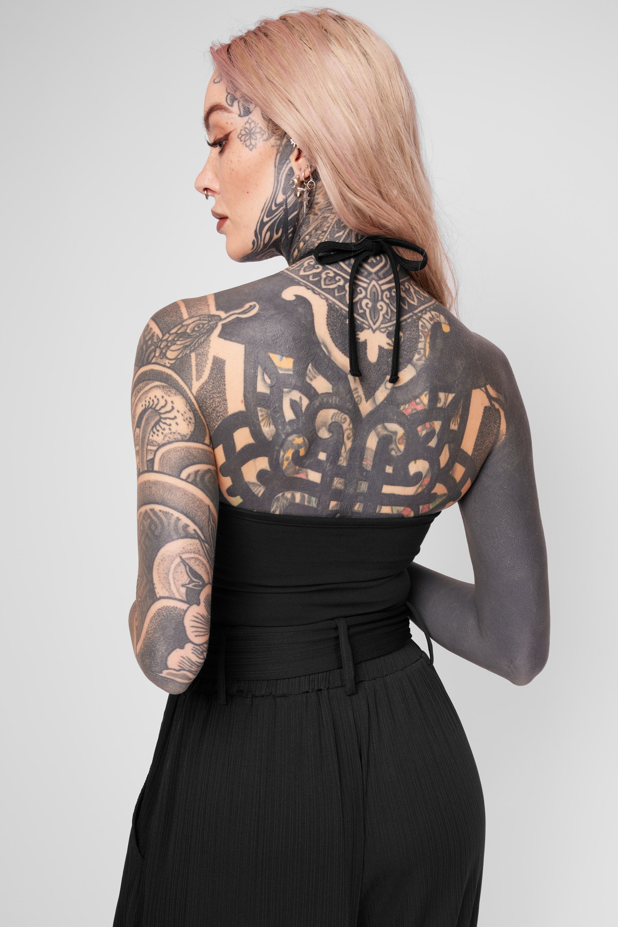 Elaris Halter Crop Top